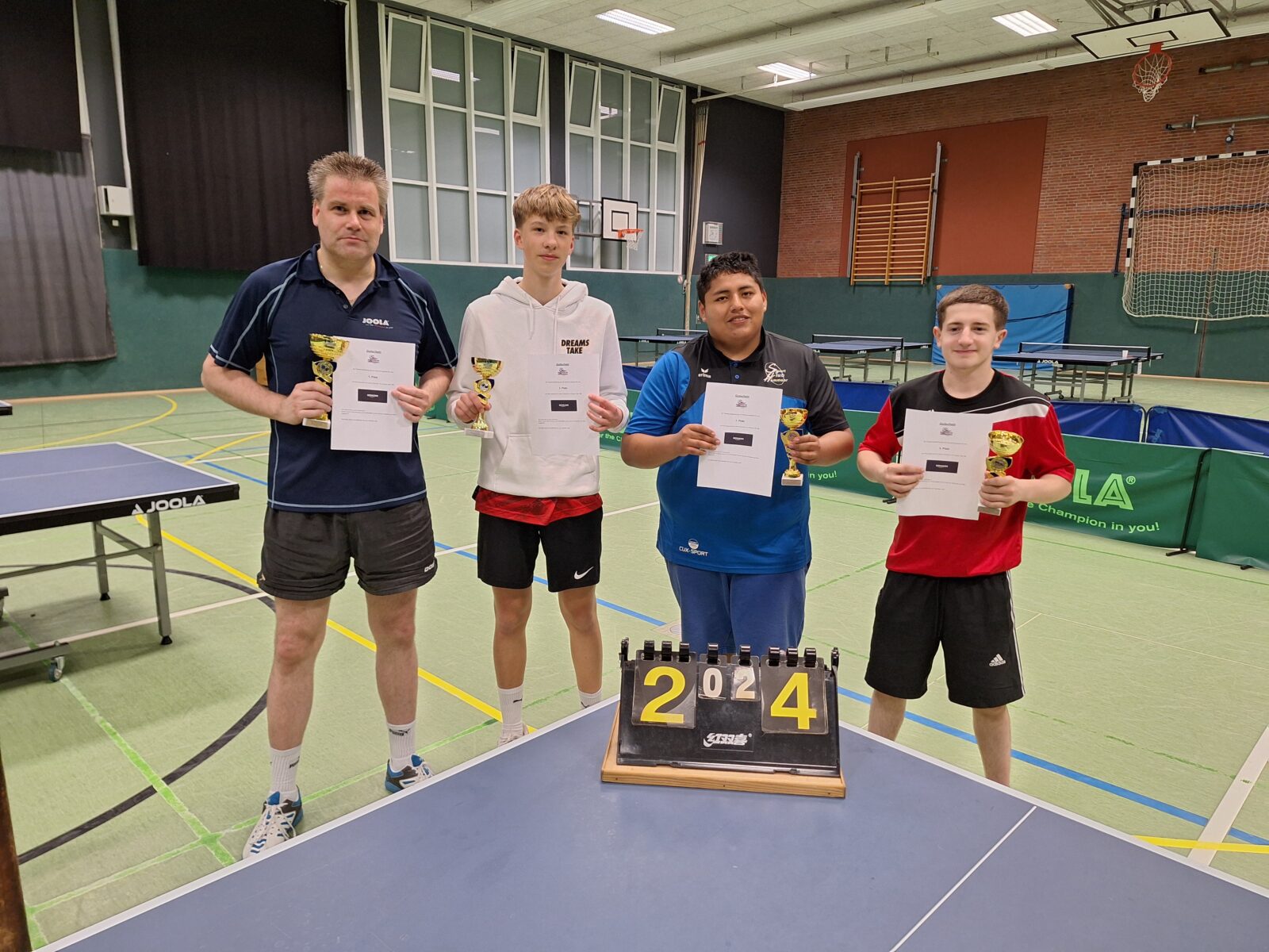 Erwachsene 1350: v.l. 1. Arno Wich-Glasen (TSV Thiede), 2. Clemens Buck (SC Steinau/Odisheim), 3. Simon Dohrmann und Jason Erhart (beide SC Hemmoor)
