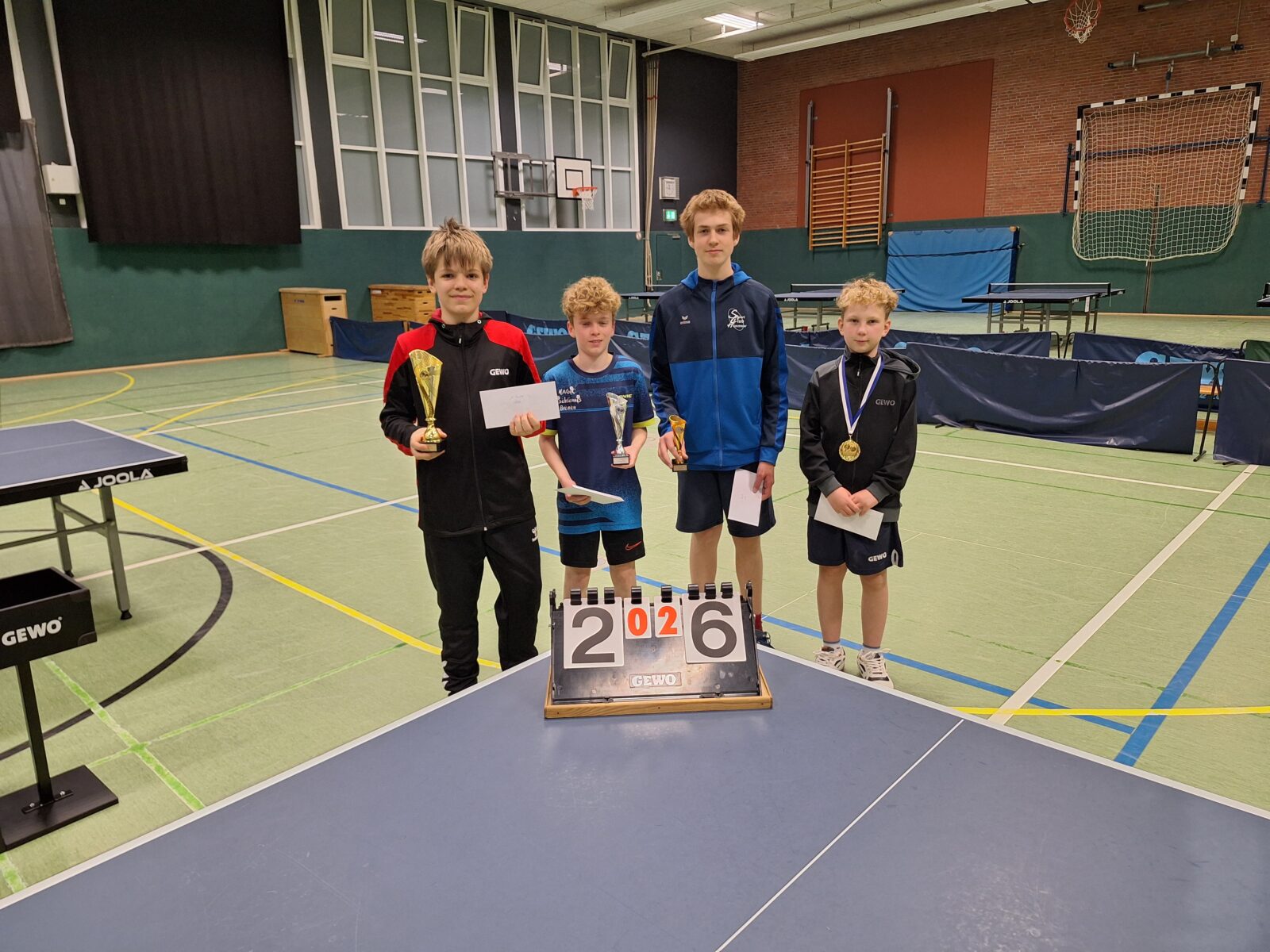Erwachsene 1250: v.l. 1. Jan-Hendrik Herbst, 2. Luis Huke (TSV Thedinghausen), 3. Tilman Helck & Kenneth Keßler (nicht im Bild), TR 1. Jannik Pramor (alle SC Hemmoor)