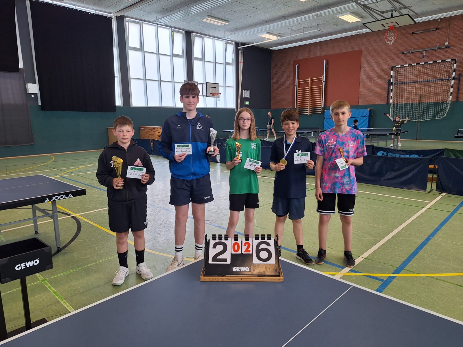 U19 1000: v.l. 1. Luis von Bargen (TuRa Hechthausen), 2. Flemming Engelhardt (SC Hemmoor), 3. Emilia Beckefeld (TV Langen), TR 1. Robert Bulanov (TSV Germania Cadenberge), 3. Damon Finck (SG Holßel/Midlum)