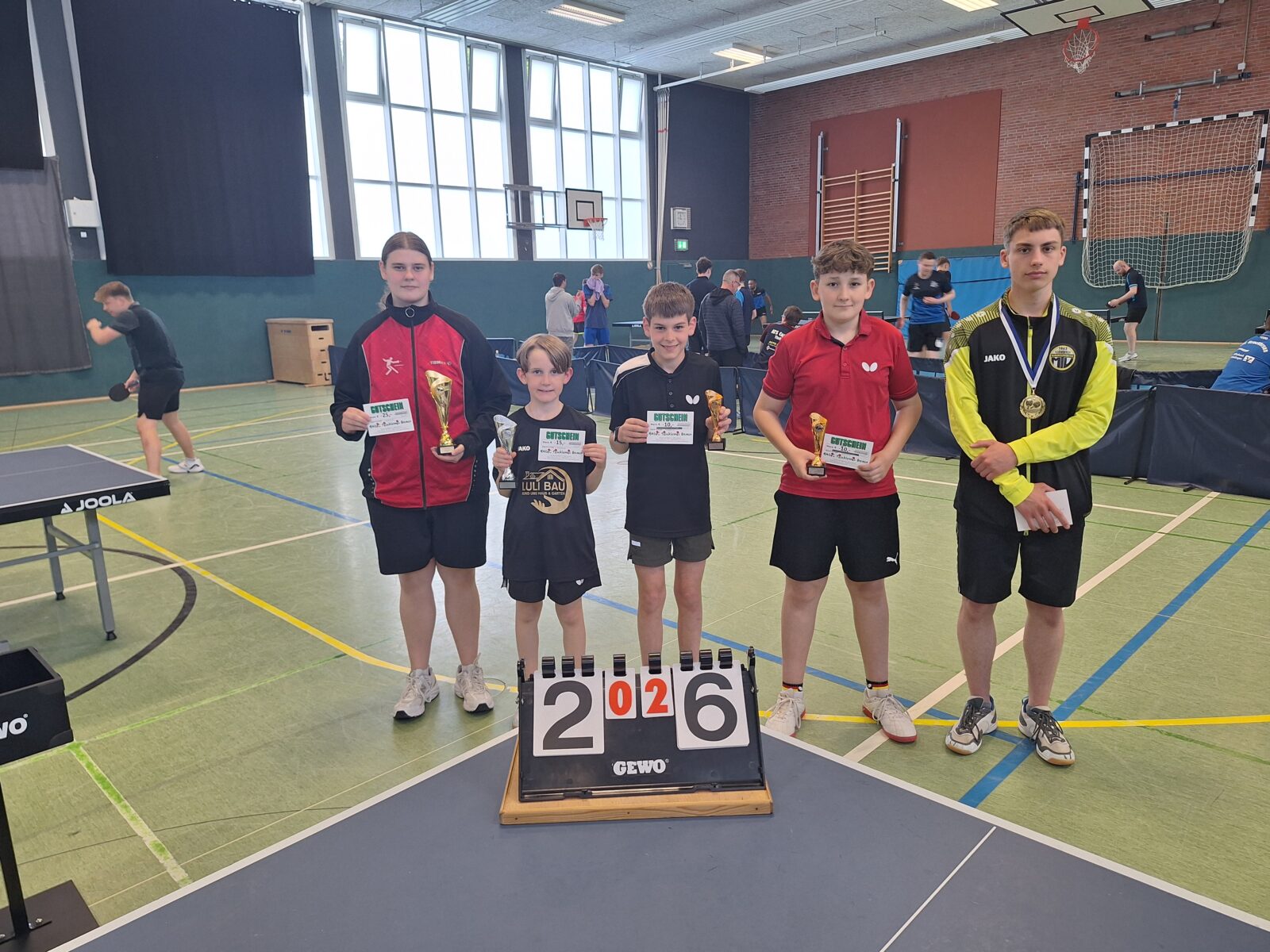 U19 1400: v.l. 1. Josephine Butschinski (TuRa Hechthausen), 2. Leo Wander (Delmenhorster TB), 3. Clemens Heinze (Meiendorfer SV) & Pius Wittwer (TuRa Hechthausen), TR 1. Lasse Koch (MTV Himmelpforten)
