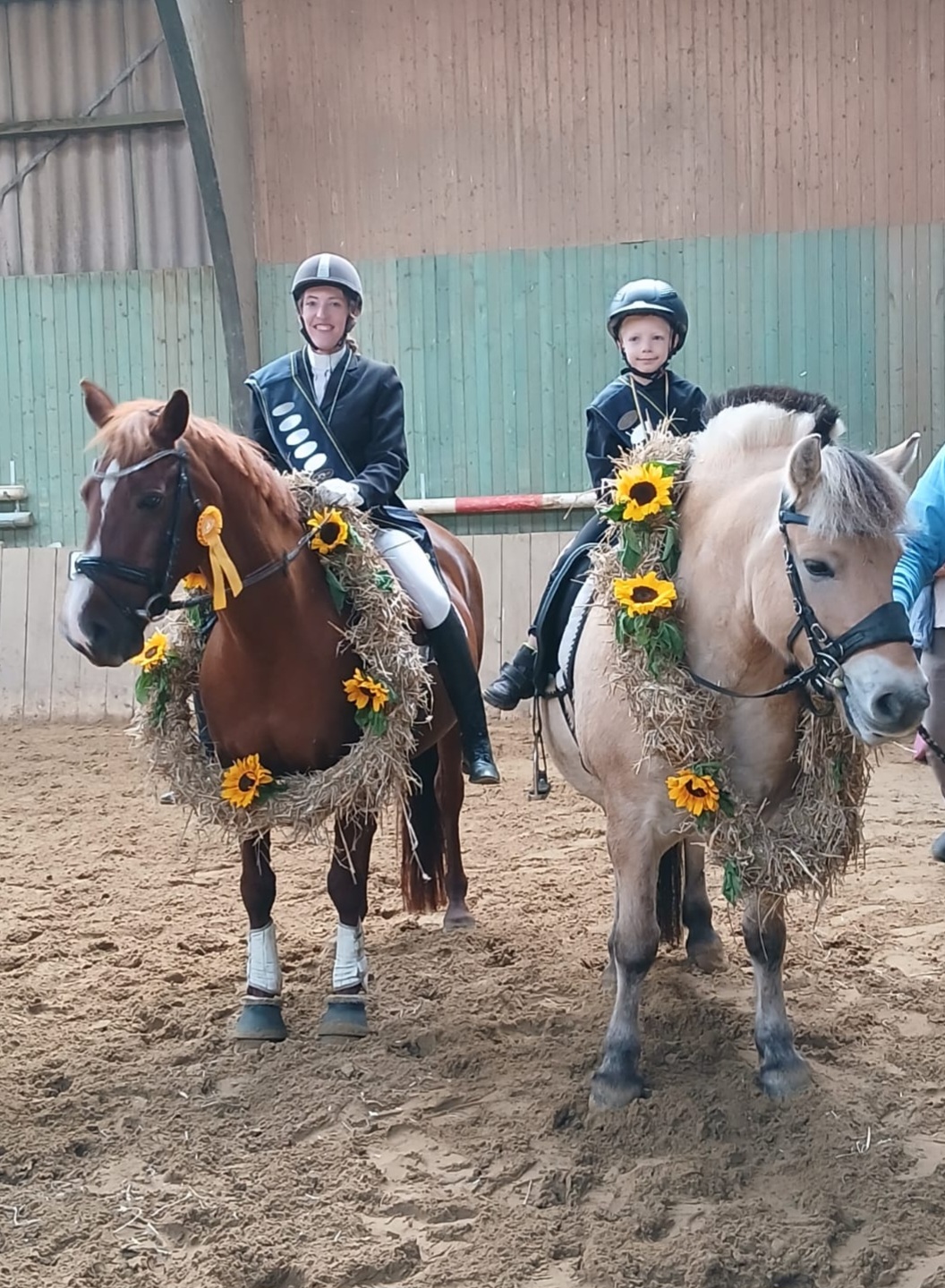Anna-Lena Degener und Junis Giese zu neuen Ringreitkönigen ernannt